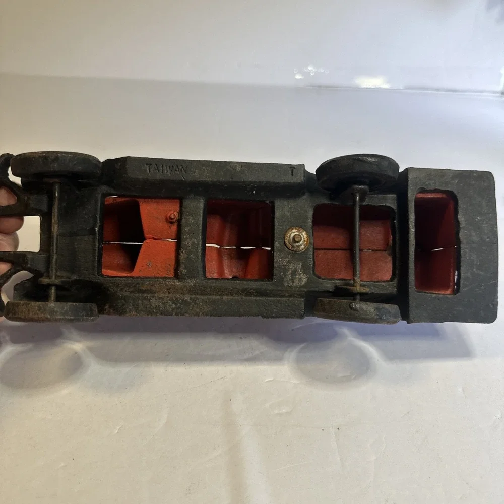 Vintage Fire Truck-Cast Iron Hook & Ladder w/ Ladder Patina